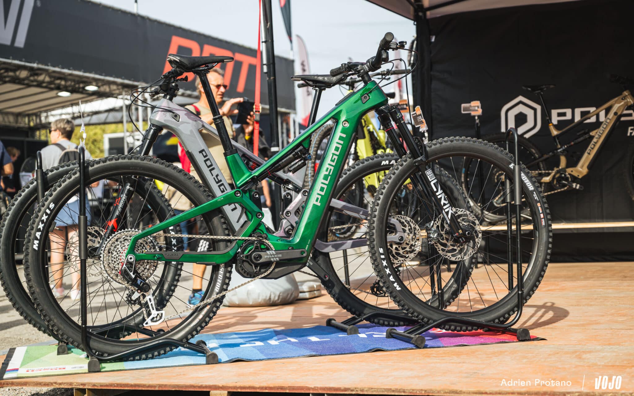 https://www.vojomag.com/app/uploads/2025/10/Roc dAzur 2025 gravel VTT salon test avis comparaison Vojo A.Protano 1 5 2048x1280.jpg