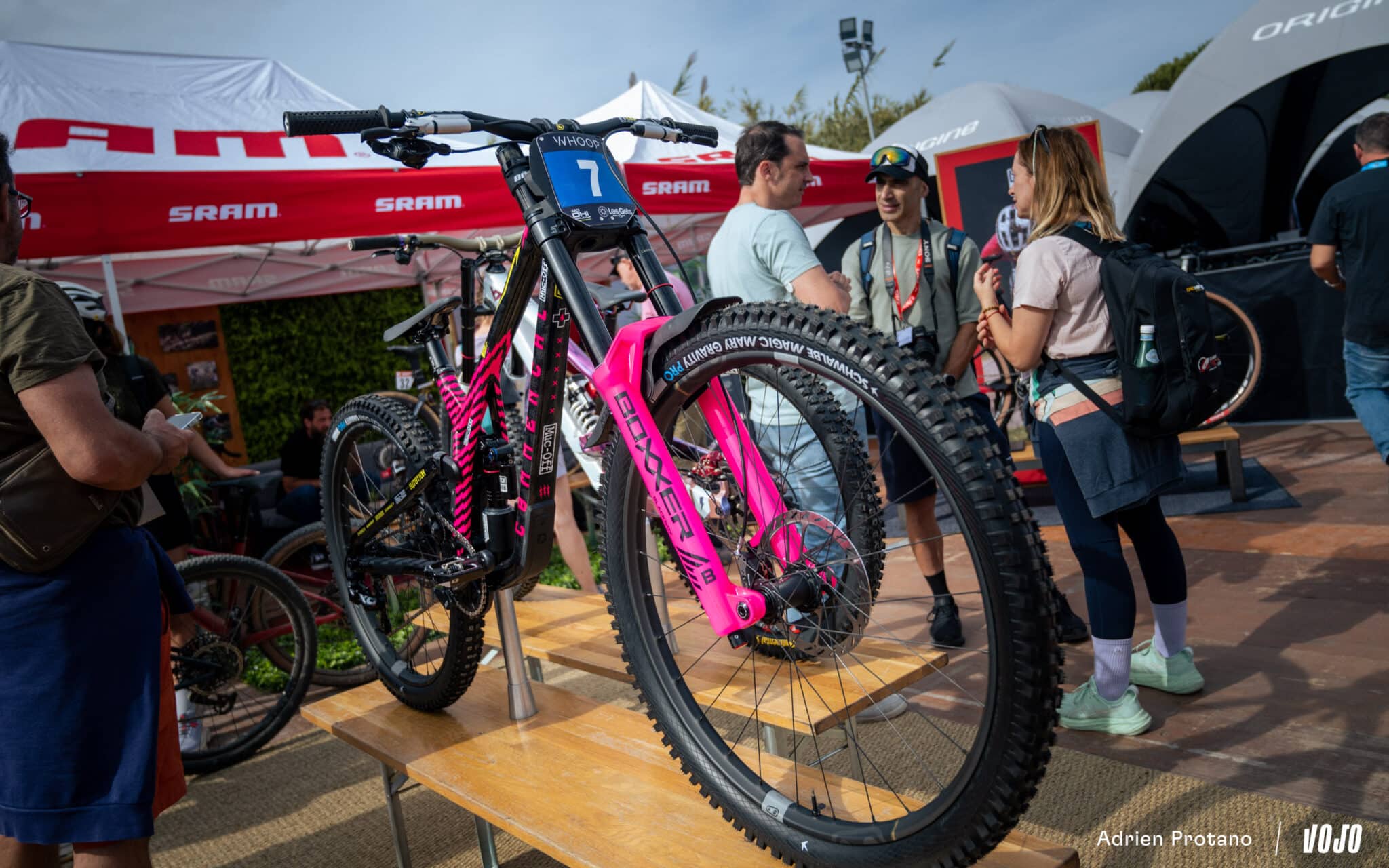 https://www.vojomag.com/app/uploads/2025/10/Roc dAzur 2025 gravel VTT salon test avis comparaison Vojo A.Protano 1 79 2048x1280.jpg