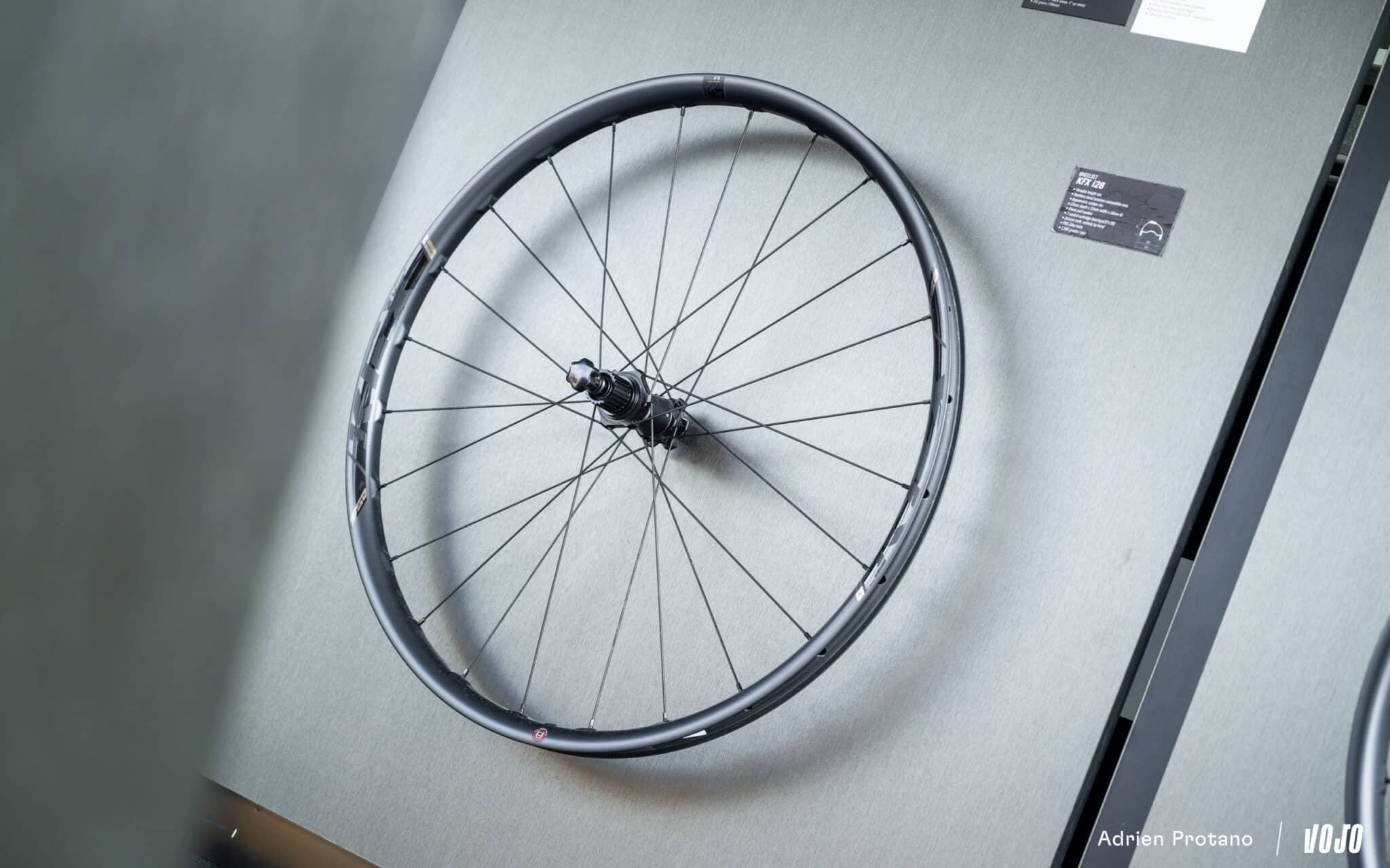 https://www.vojomag.com/app/uploads/2025/10/Roc dAzur 2025 gravel VTT salon test avis comparaison Vojo A.Protano 4 2048x1280.jpg