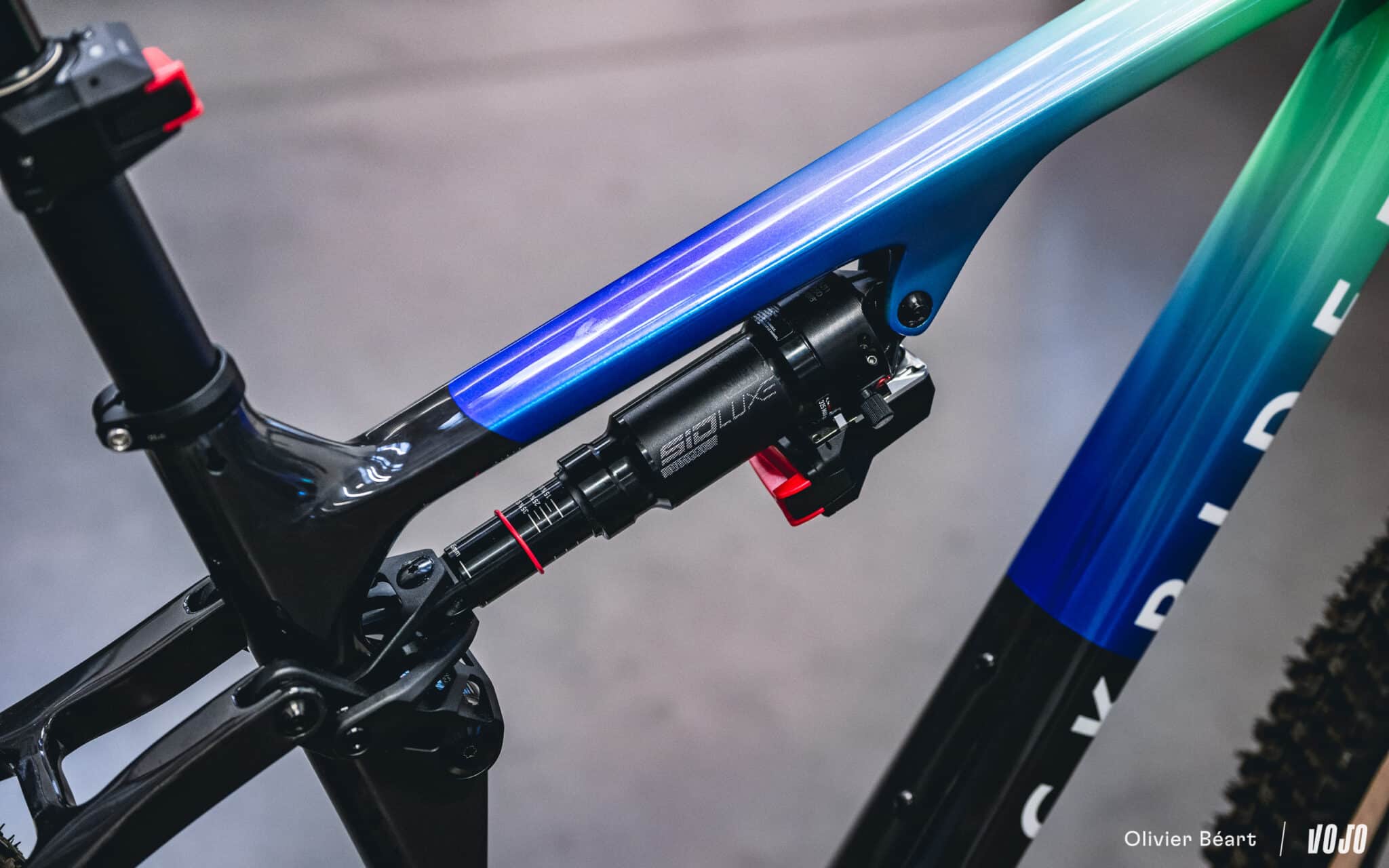 https://www.vojomag.com/app/uploads/2025/10/Rockrider 940 S 2026 Comp pro team - Copyright Olivier Beart Vojo Magazine 16 2048x1280.jpg
