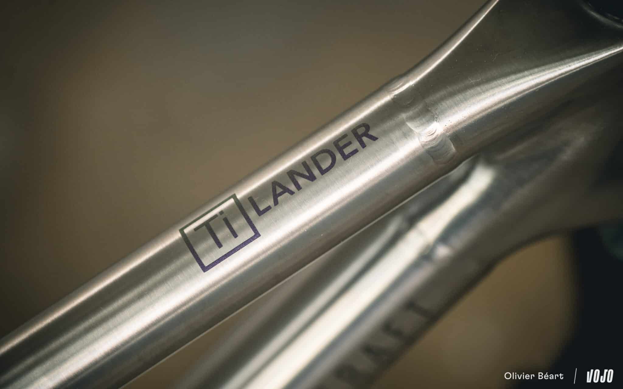 https://www.vojomag.com/app/uploads/2025/11/Deviate Ti Lander titanium bike vtt - Copyright Olivier Beart Vojo Magazine 25 2048x1280.jpg
