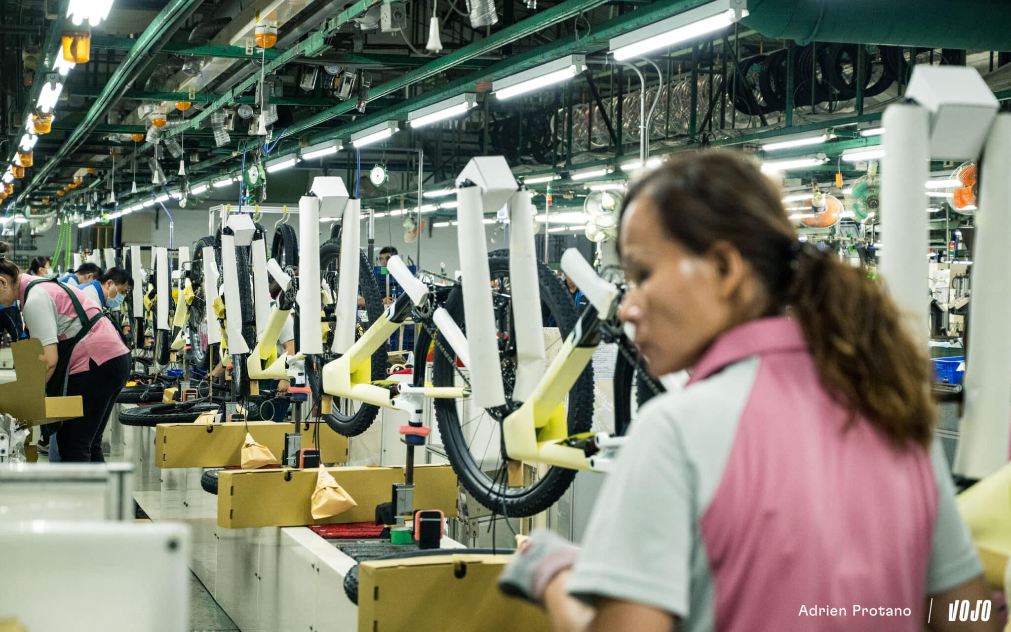 https://www.vojomag.com/app/uploads/2025/11/Giant Anthem 2026 VTT XC Trail Usine Visite Test Comparaison Lancement Vojo A.Protano - Copyright 1 61 2048x1280.jpg