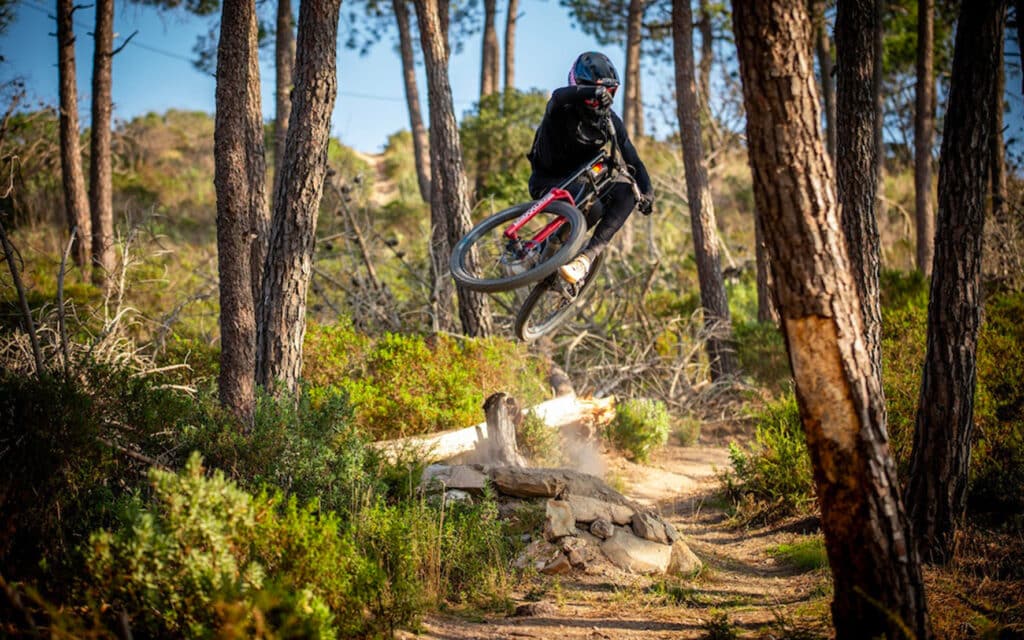 Mercato 2026 | Nukeproof fait son grand retour au plus haut niveau, du XC à la DH