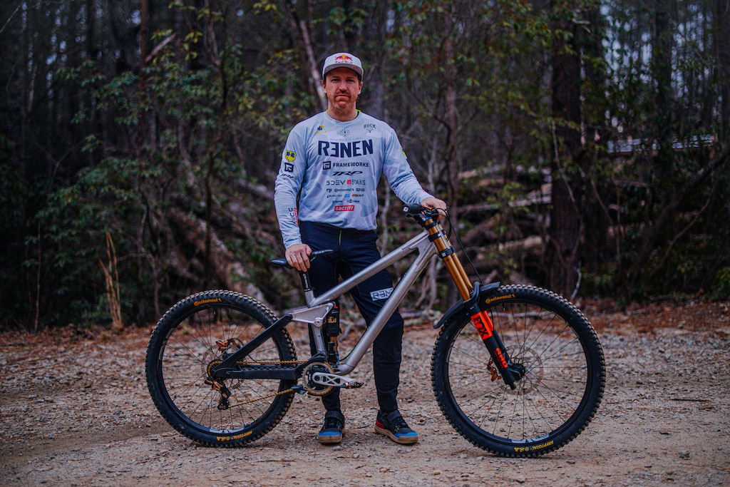 Transferts 2026 | Aaron Gwin rejoint Frameworks Racing pour deux ans
