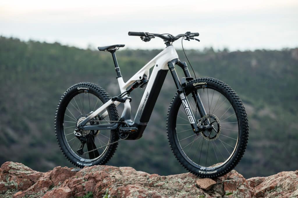 Nouveauté VTTAE  | Lapierre Overvolt AM CF : une nouvelle plateforme all-mountain en carbone