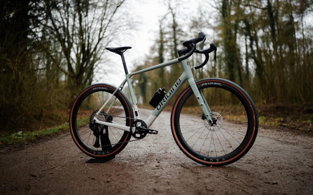 Nouveauté | Origine Newton[e] : un e-bike route au poids record… et une déclinaison gravel