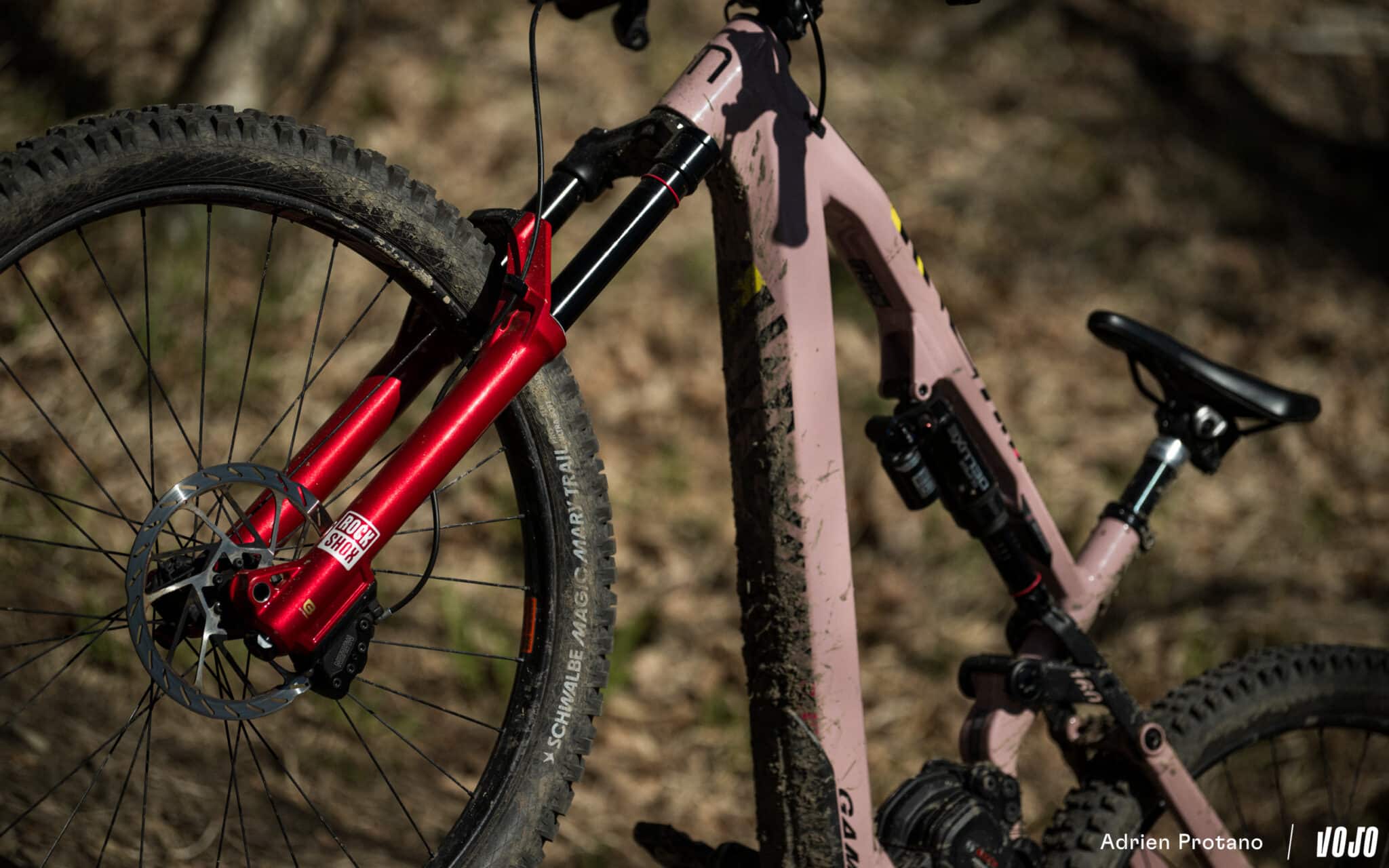 Test nouveauté | RockShox Lyrik & Super Deluxe 2027 : Linear XL, un peu d&rsquo;air qui change tout ?