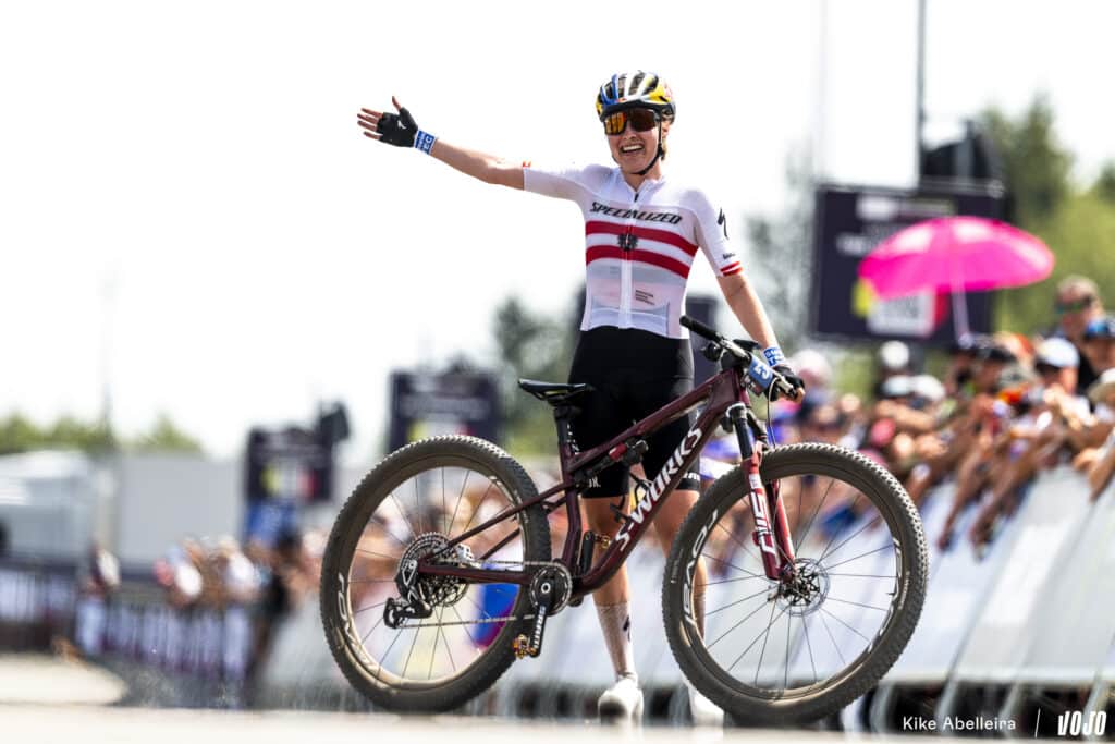 Résultats | World Cup XCO 2026 – Nove Mesto : Laura Stigger et Tom Pidcock en domination
