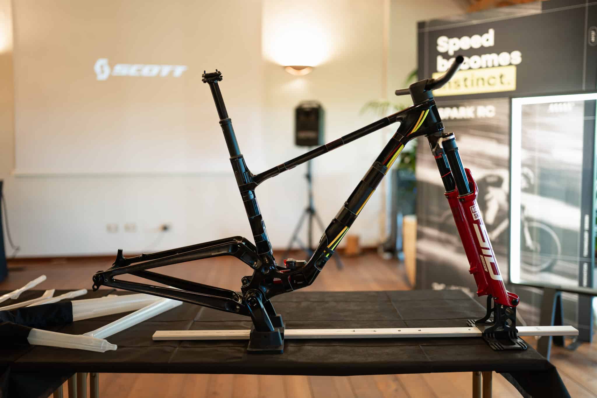 https://www.vojomag.com/app/uploads/2026/06/SPARK PRESS CAMP 2026 SCOTT BIKE PHOTO BY RUPERT FOWLER roofowler RZ89009 2048x1366.jpg