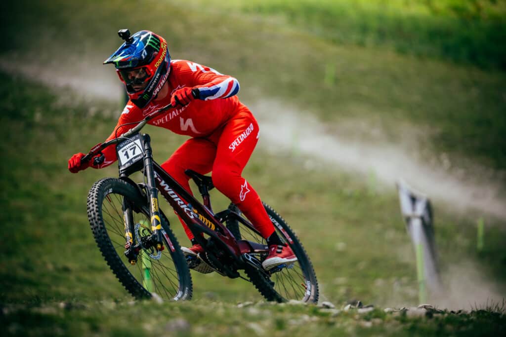 Résultats | World Cup DH 2026 – La Thuile : Höll, encore et Williams, enfin !