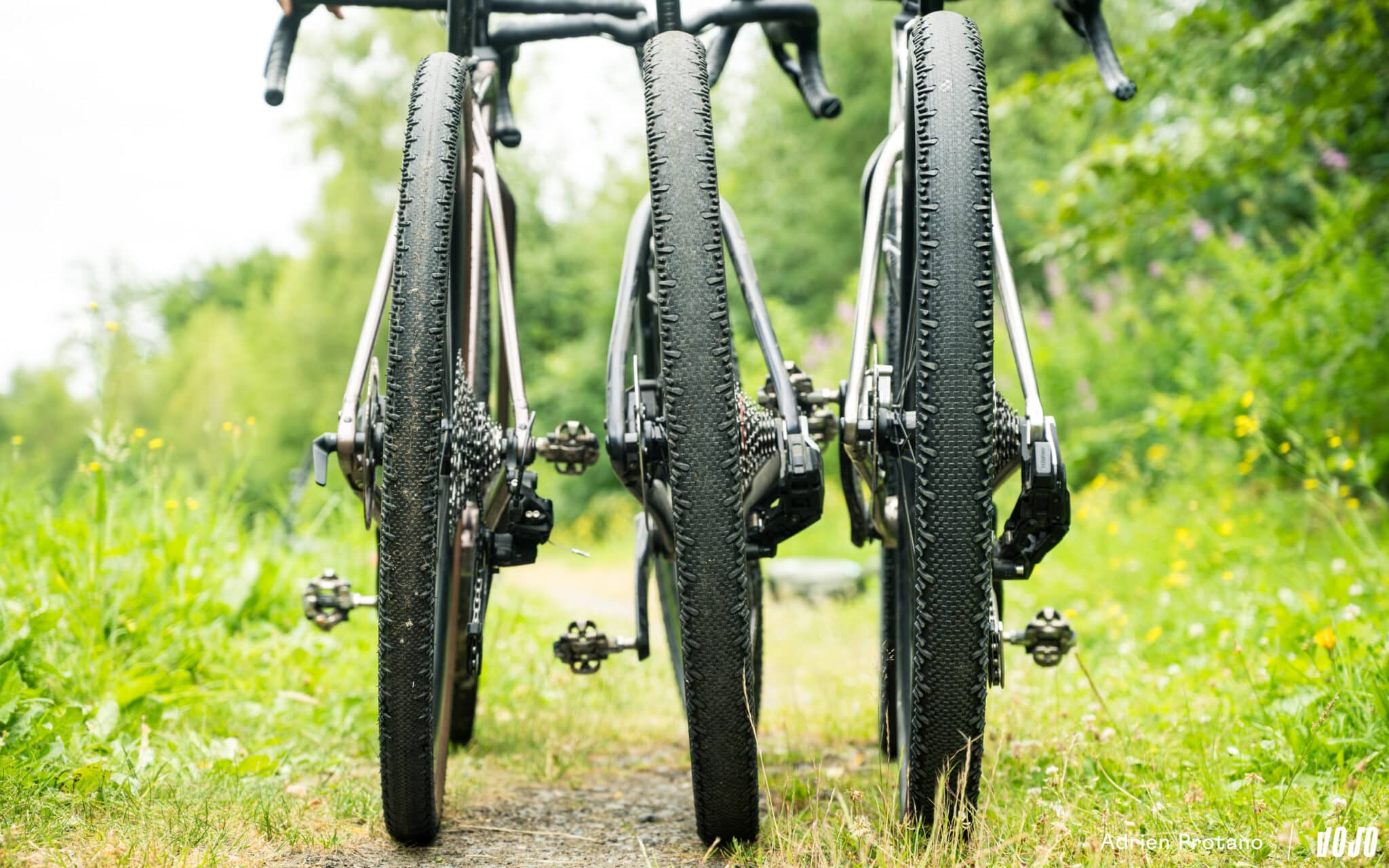Dossier | Pneus de gravel en 50, 55 et 60 mm : plus c&rsquo;est gros, mieux c&rsquo;est… vraiment ?