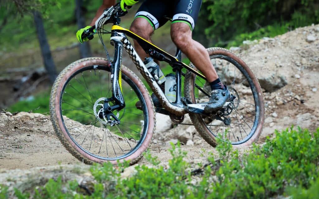 Nouveauté | Motion X-Elium : une fourche anti-plongée et monobras pour le XC