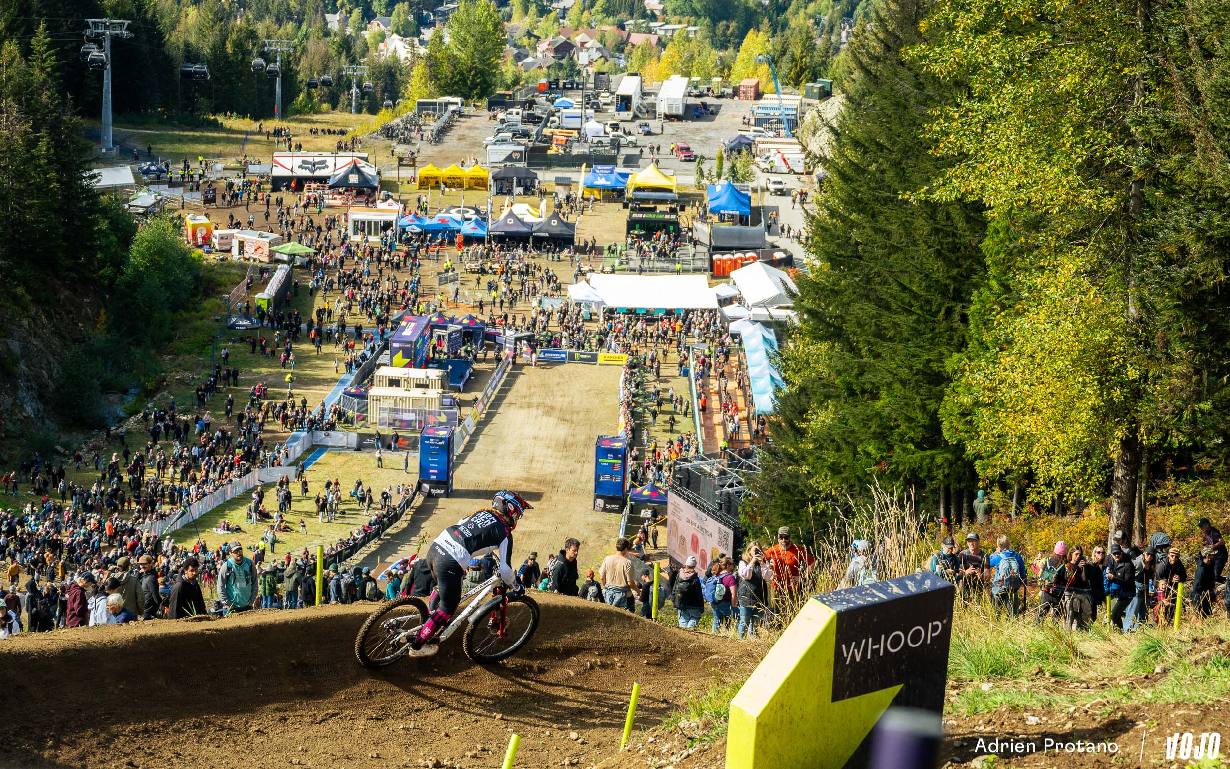 Dans les paddocks de Whistler : nos curiosités de la Coupe du Monde de DH